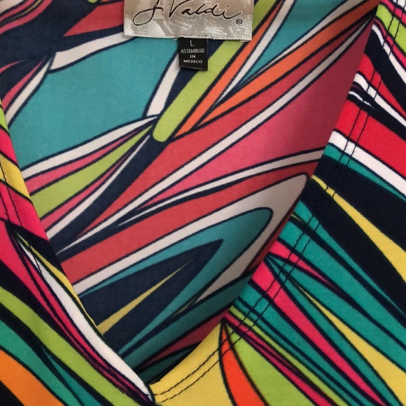 Women’s wild cover up. - Picture 3 of 6